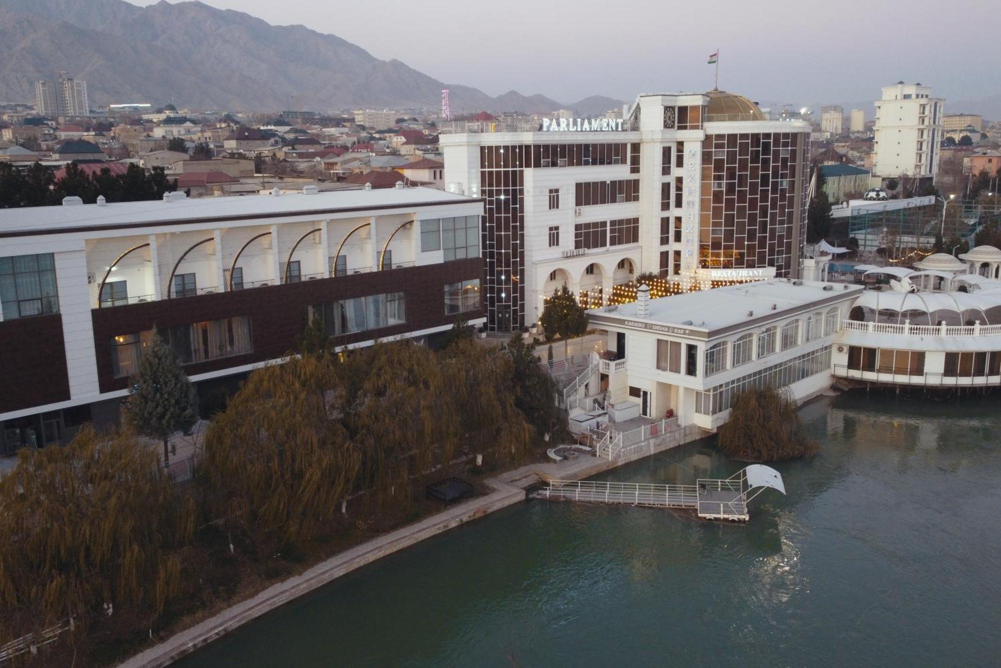 Parliament Palace Hotel Khujand Bagian luar foto
